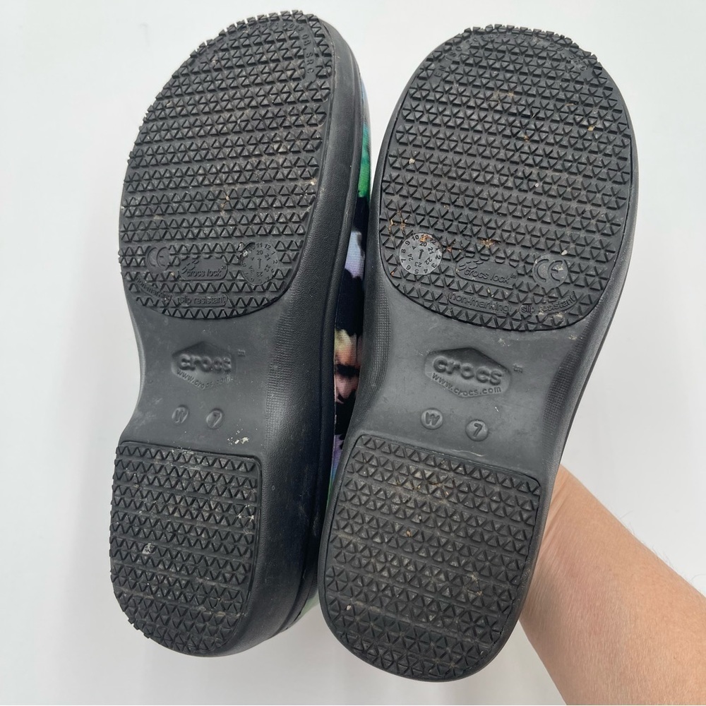 Crocs Neria Pro II Slip On Work Nurse Clogs Shoes Black Tie Dye Womens Size 7 - Picture 10 of 12